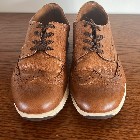 Florsheim Kids Great Lakes Wing Tip Ox Jr., brown, size 4.5M big kid - Picture 2 of 9